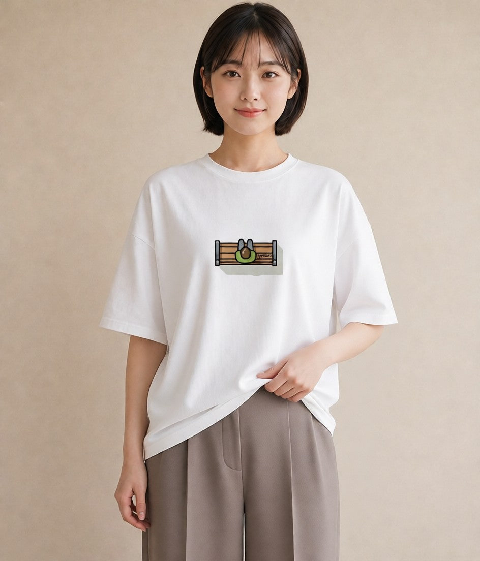 Tシャツ レディース 雨上がりのベンチ ベンチ ナチュラル アンティーク イラスト きれいめ レイヤード 友達ギフト 白T YMAZO