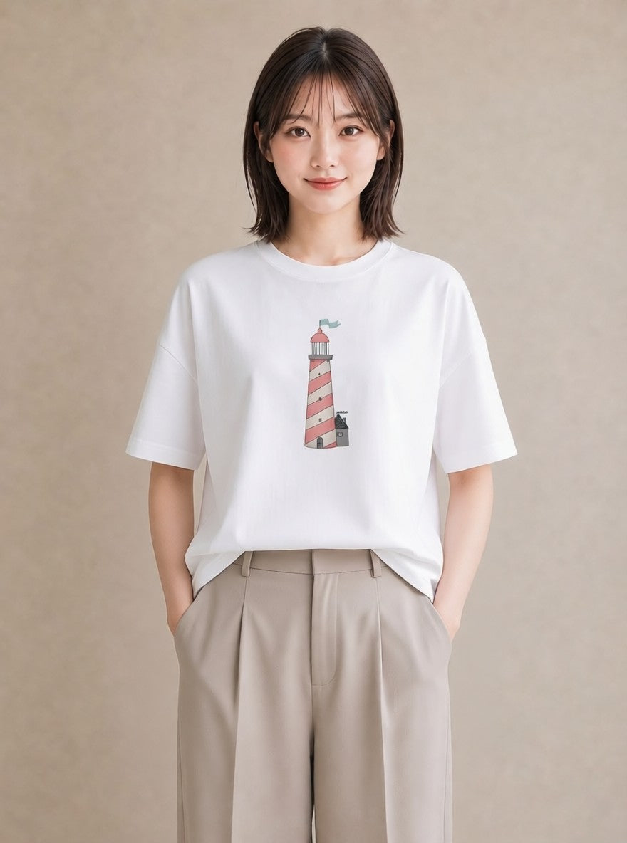 半袖Tシャツ レディース 灯台 霧 海 ナチュラル アンティーク イラスト 上品 デート 帰省 白T YMAZO
