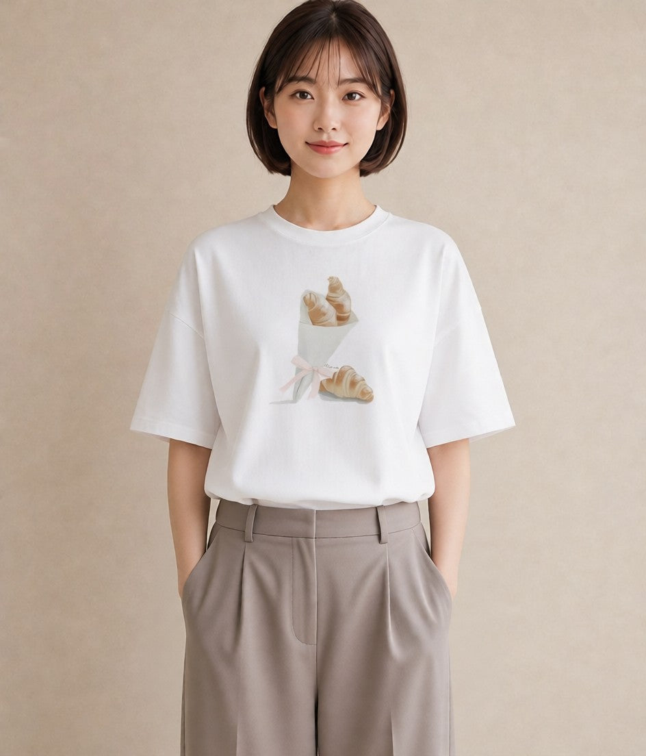 グラフィックTシャツ レディース クロワッサン 食べ物 フード イラスト 手描き風 女性向けギフト 散歩 白T YMAZO