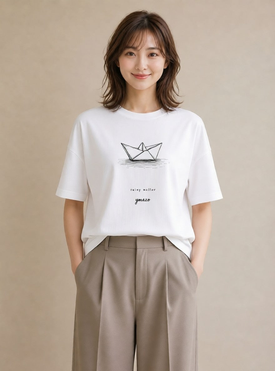 半袖Tシャツ レディース 紙の船 水辺 ナチュラル アンティーク イラスト ポップ 公園 ママ 白T YMAZO