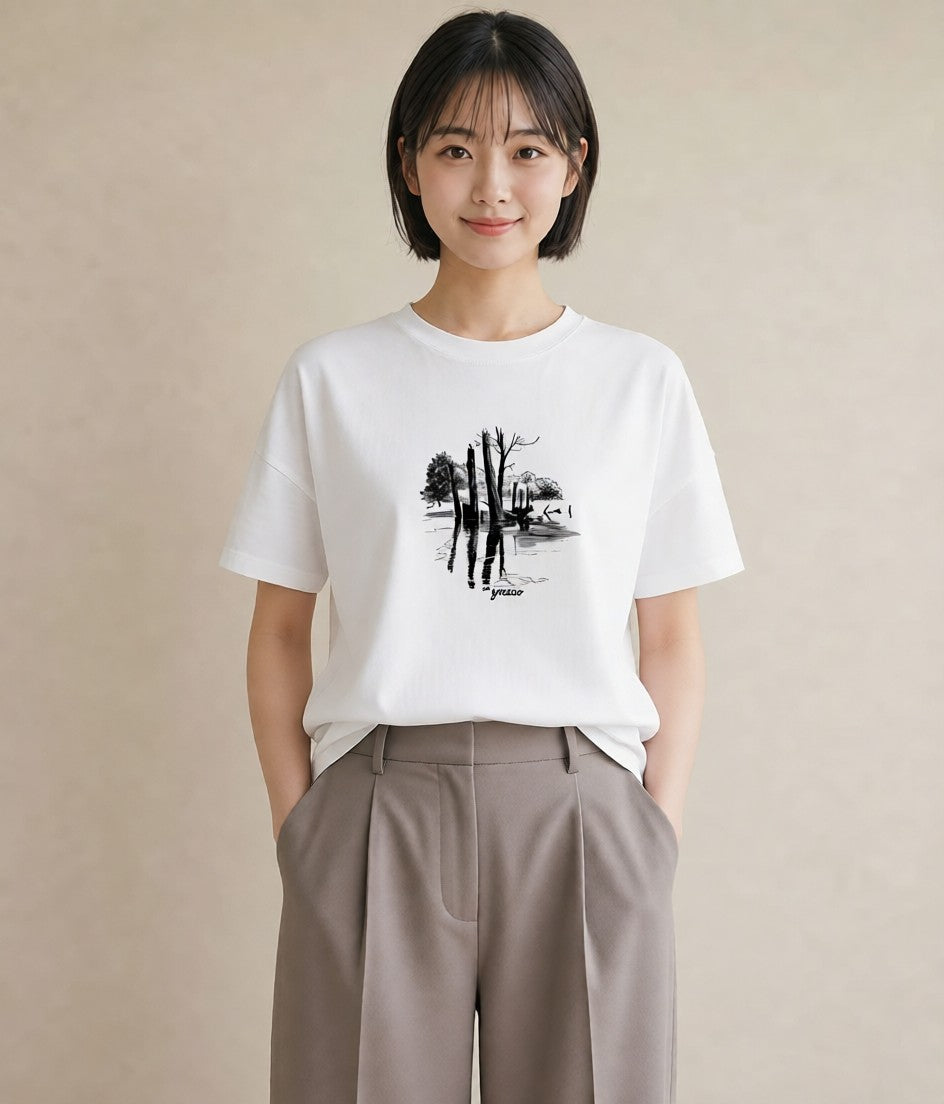 半袖Tシャツ レディース 桟橋 水辺 波止場 ナチュラル アンティーク イラスト 旅行コーデ カフェ巡り 女子会 白T YMAZO