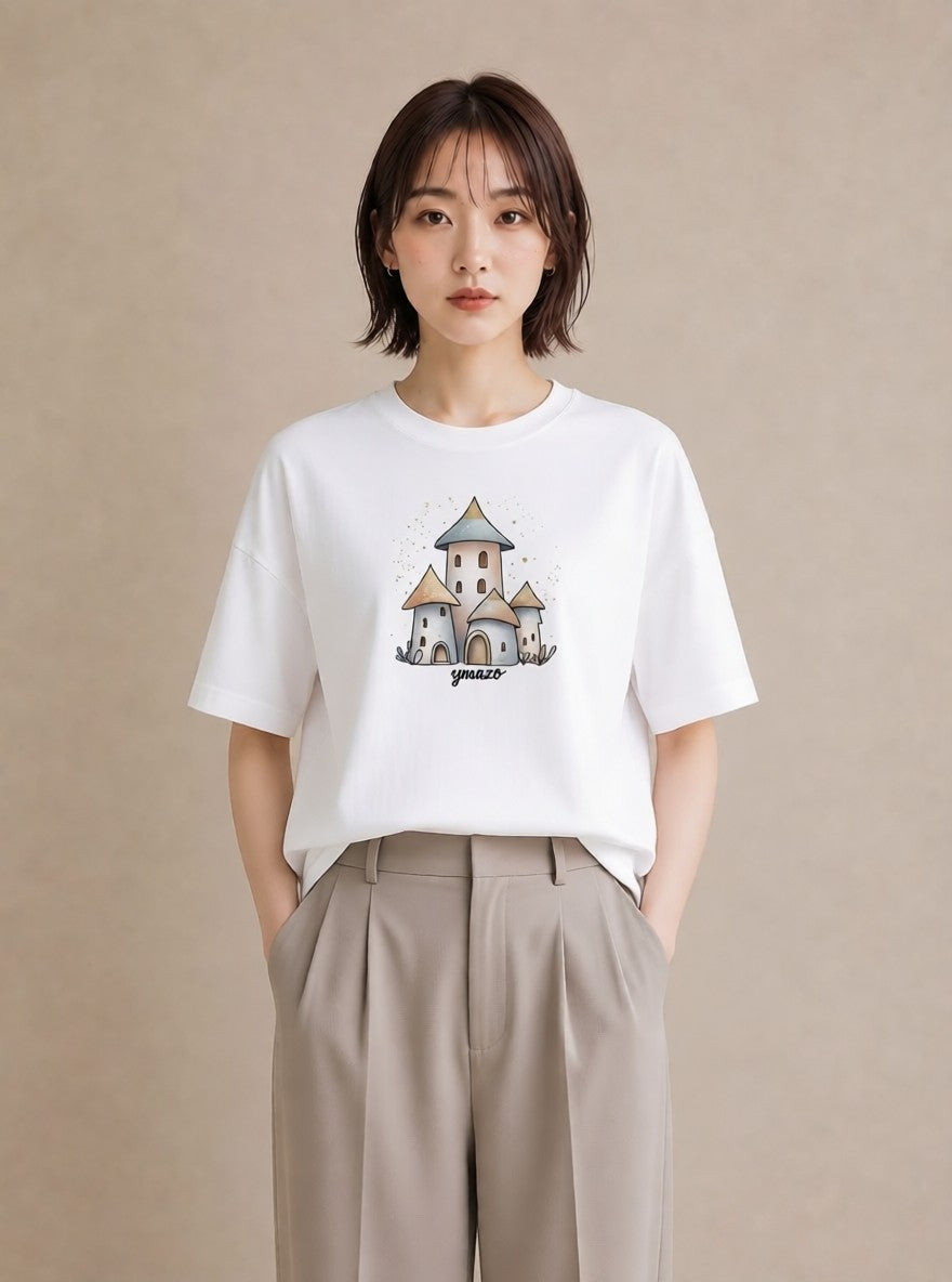 半袖Tシャツ レディース 灯りの家 小屋 夜 ナチュラル アンティーク イラスト 旅行コーデ 夏コーデ 通学 白T YMAZO