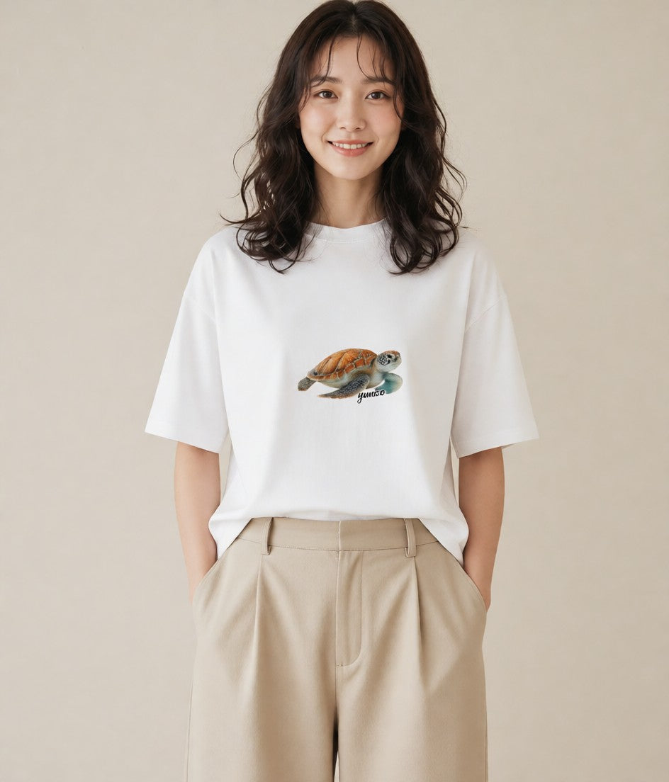 半袖Tシャツ レディース ウミガメ 海の生き物 海 イラスト お洒落 公園 ママ 白T YMAZO