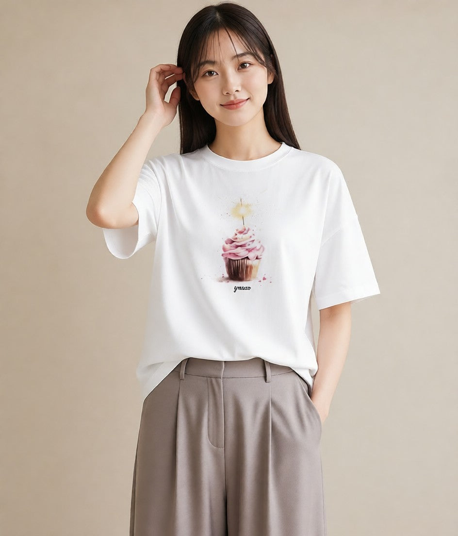 デザインTシャツ レディース マフィン 食べ物 フード イラスト カフェコーデ 女性向けギフト 散歩 白T YMAZO