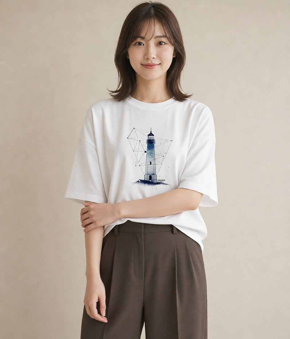 デザインTシャツ レディース 街灯 夜霧 夜 ナチュラル アンティーク イラスト ヴィンテージ風 散歩 お出かけ 白T YMAZO