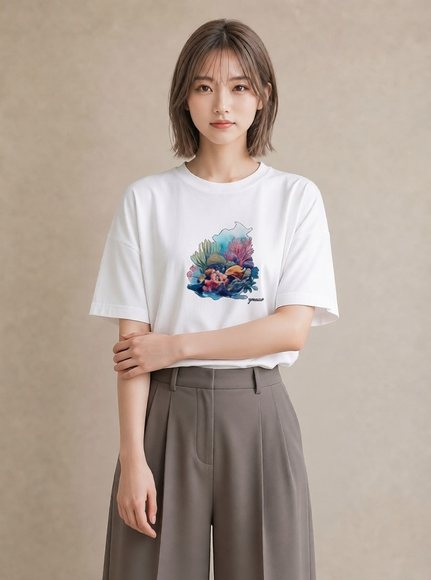 半袖Tシャツ レディース カクレクマノミ 海の生き物 海 イラスト フェミニン レイヤード 友達ギフト 白T YMAZO