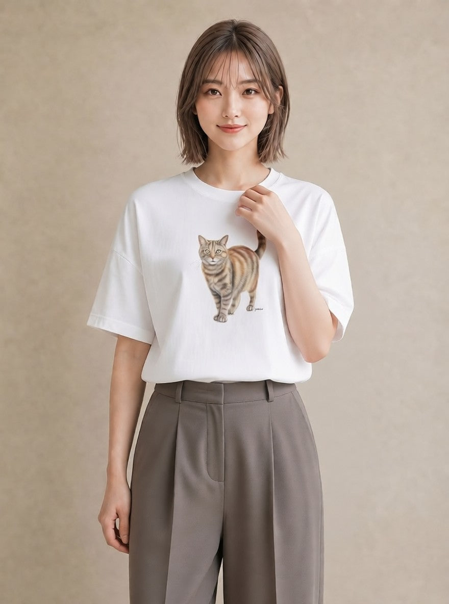 半袖Tシャツ レディース アメリカンショートヘア 猫 ねこ イラスト カフェコーデ 公園 ママ 白T YMAZO