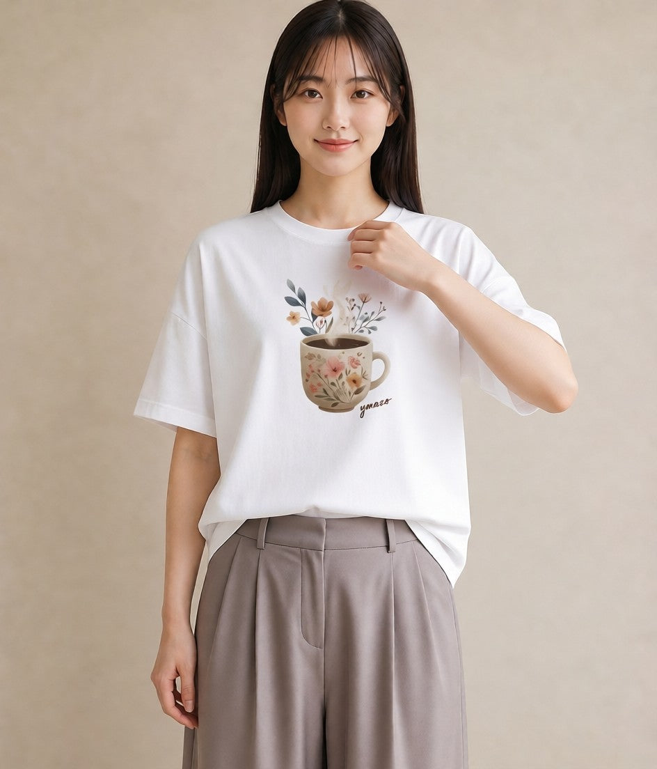 デザインTシャツ レディース コーヒー 珈琲 カフェ 食べ物 フード イラスト 海 カフェ巡り 白T YMAZO
