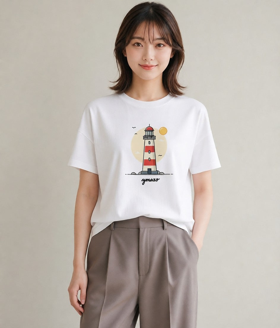 グラフィックTシャツ レディース 灯台 霧 海 ナチュラル アンティーク イラスト 韓国風 カフェ巡り 女子会 白T YMAZO