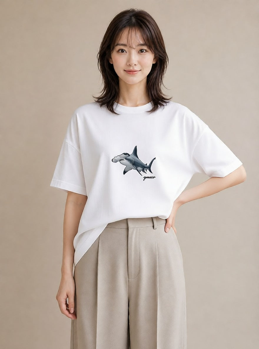 デザインTシャツ レディース サメ 海の生き物 海 イラスト 水彩風 ママ カフェ服 白T YMAZO
