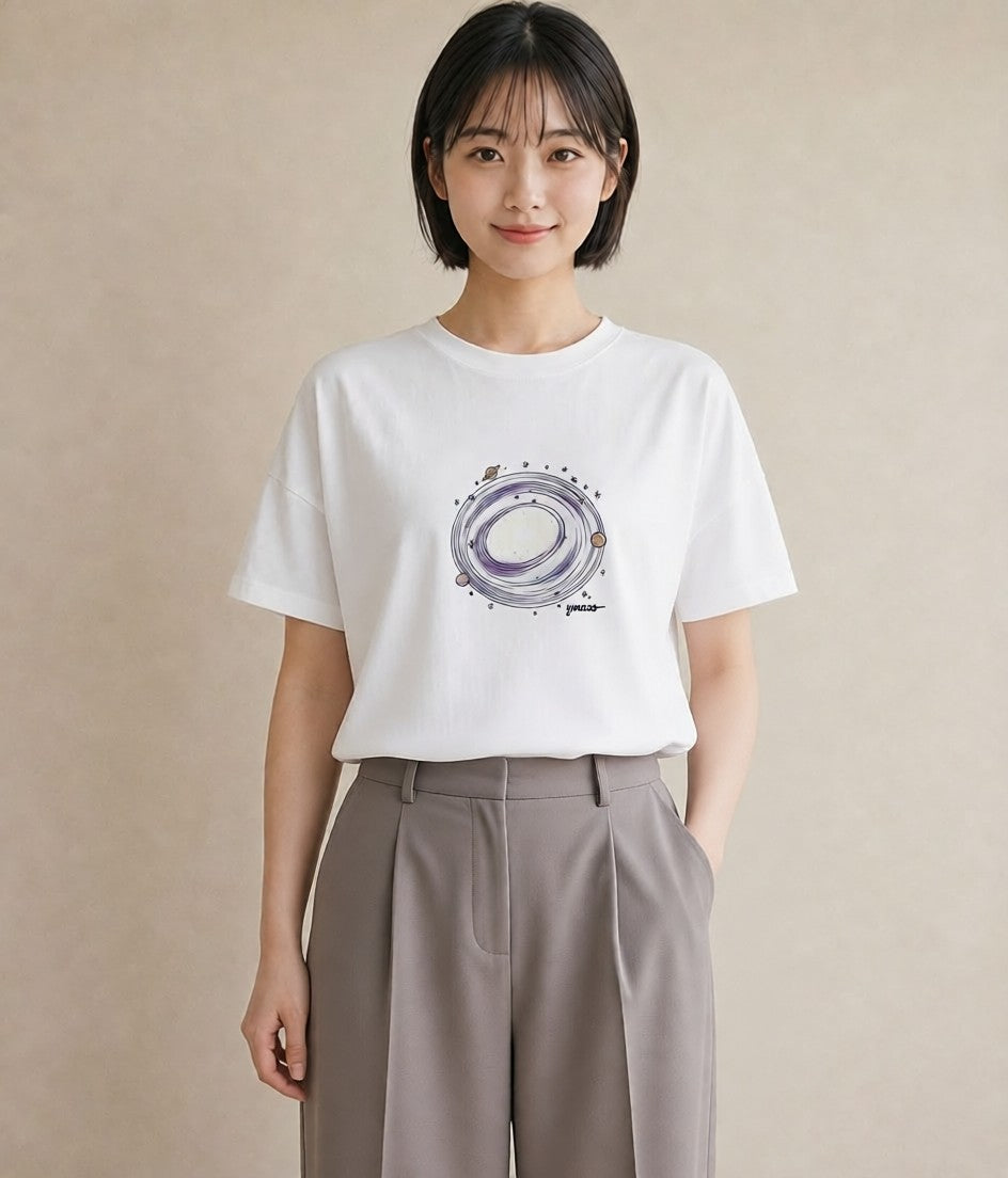 デザインTシャツ レディース 太陽 星空 宇宙 イラスト 旅行コーデ 帰省 ラフ 白T YMAZO