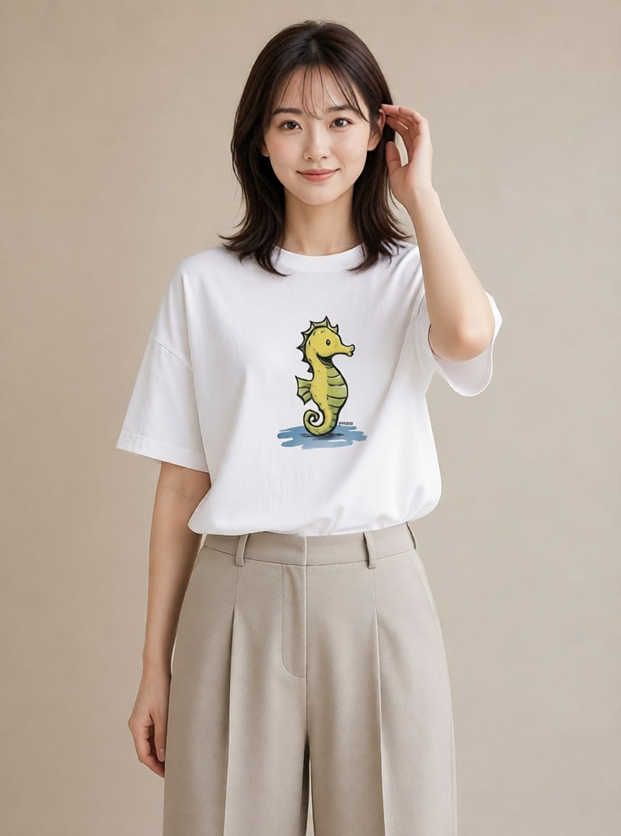 半袖Tシャツ レディース タツノオトシゴ 海の生き物 海 イラスト 旅行コーデ 女性 旅行用 白T YMAZO