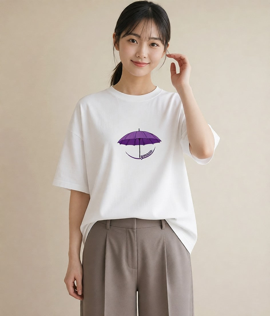 グラフィックTシャツ レディース 傘 水たまり 雨 ナチュラル アンティーク イラスト シンプル デイリーウェア 休日 白T YMAZO