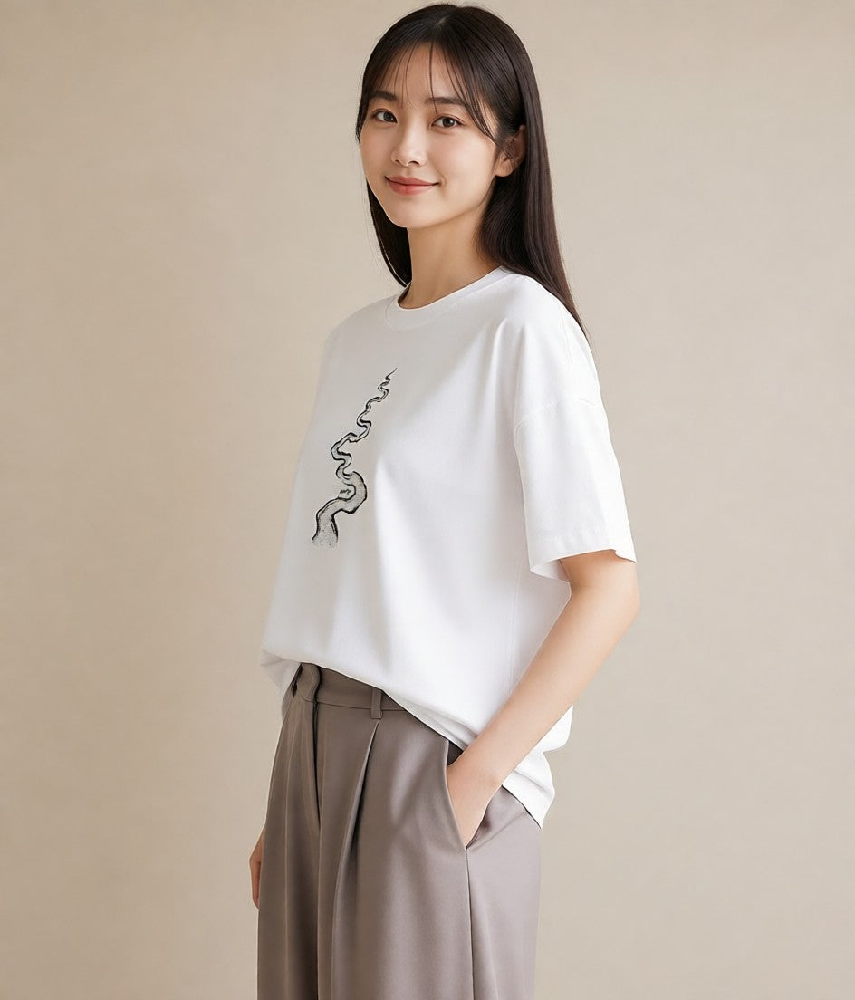 Tシャツ レディース 雨上がりの小道 雨上がり 小道 ナチュラル アンティーク イラスト カジュアル 散歩 お出かけ 白T YMAZO