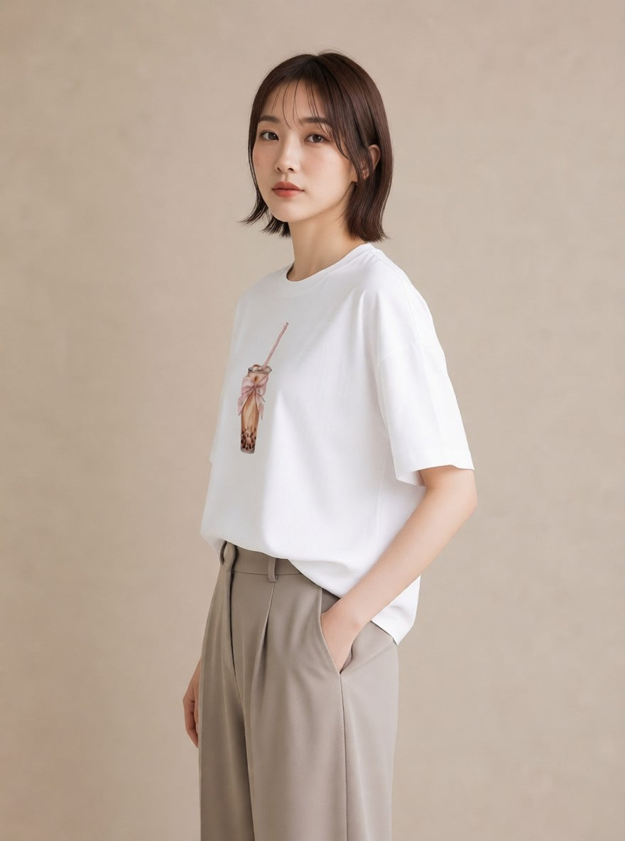 デザインTシャツ レディース カフェラテ 食べ物 フード イラスト ヴィンテージ風 通勤 在宅 白T YMAZO
