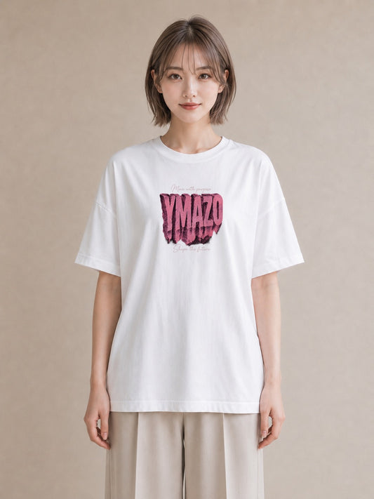 【受注生産】YMAZO Tシャツ レディース 半袖 ビッグT いちご イチゴ 苺 ストロベリー フルーツ 白T 綿100% ホワイト M L 手描き フェミニン くすみカラー お出かけ 通勤 父の日 2026新作 ギ|Y字ロゴ(大きめプリン