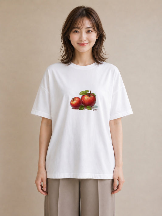 グラフィックTシャツ レディース りんご 林檎 アップル 食べ物 フード イラスト ナチュラル 休日 ペアコーデ 白T YMAZO