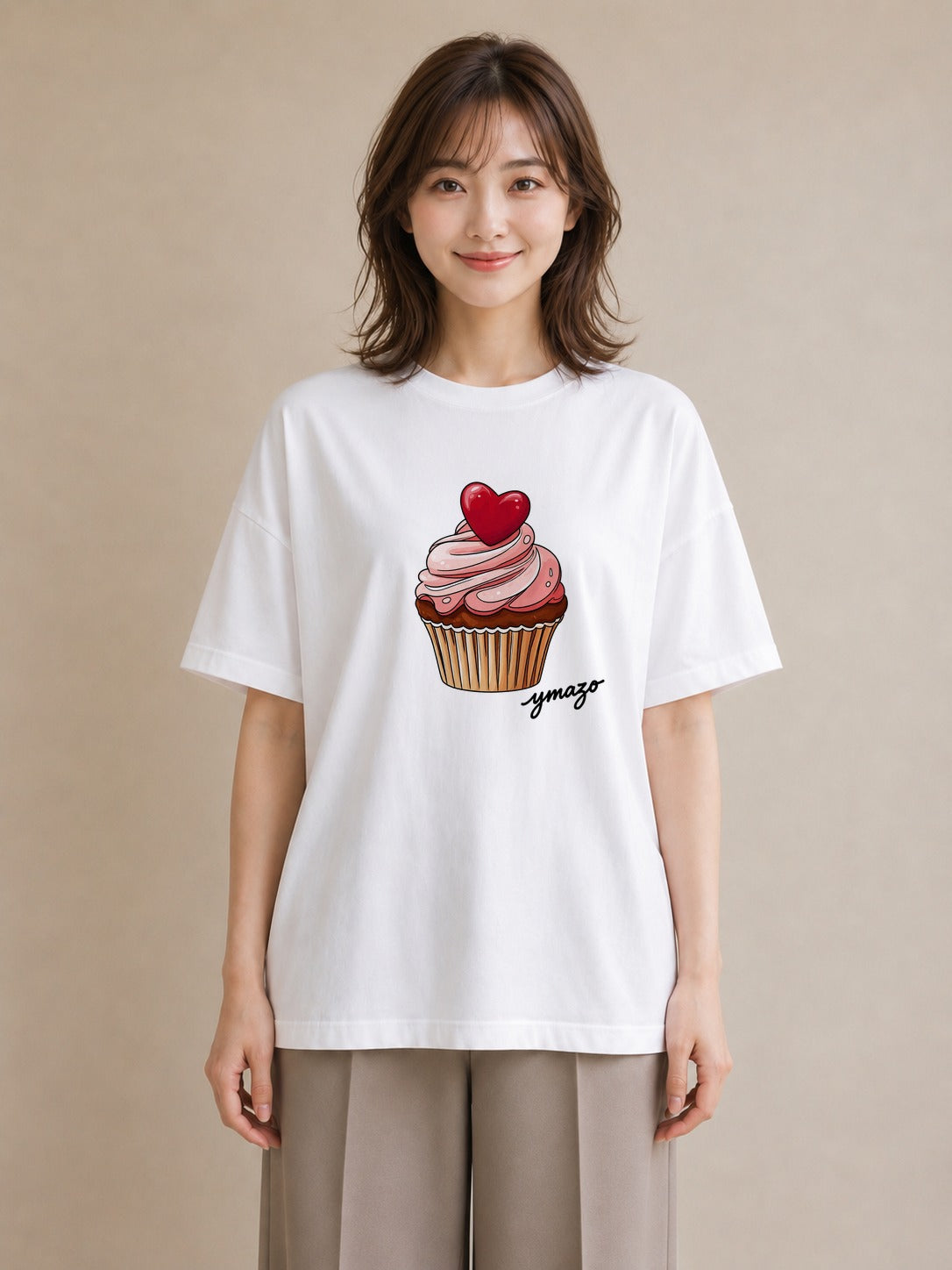 グラフィックTシャツ レディース マフィン 食べ物 フード イラスト 旅行コーデ レイヤード 友達ギフト 白T YMAZO