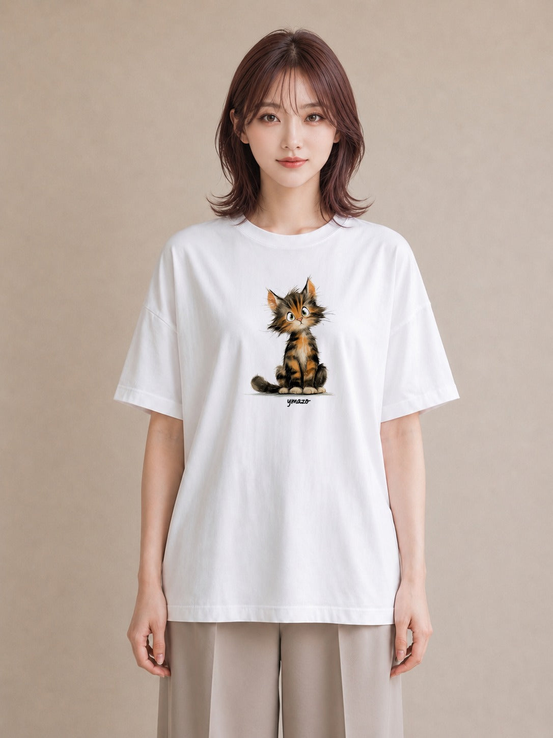半袖Tシャツ レディース ぶち猫 猫 ねこ イラスト カフェコーデ 公園 ママ 白T YMAZO
