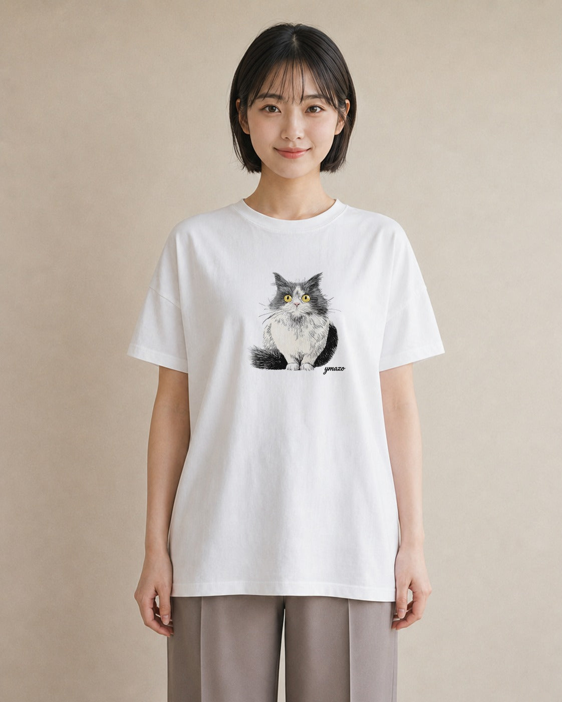 半袖Tシャツ レディース サバトラ 猫 ねこ イラスト ニュアンス 在宅 公園 白T YMAZO