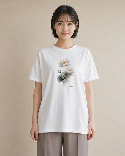デザインTシャツ レディース 蓮 花 花柄 イラスト 休日コーデ 友達ギフト 部屋着 白T