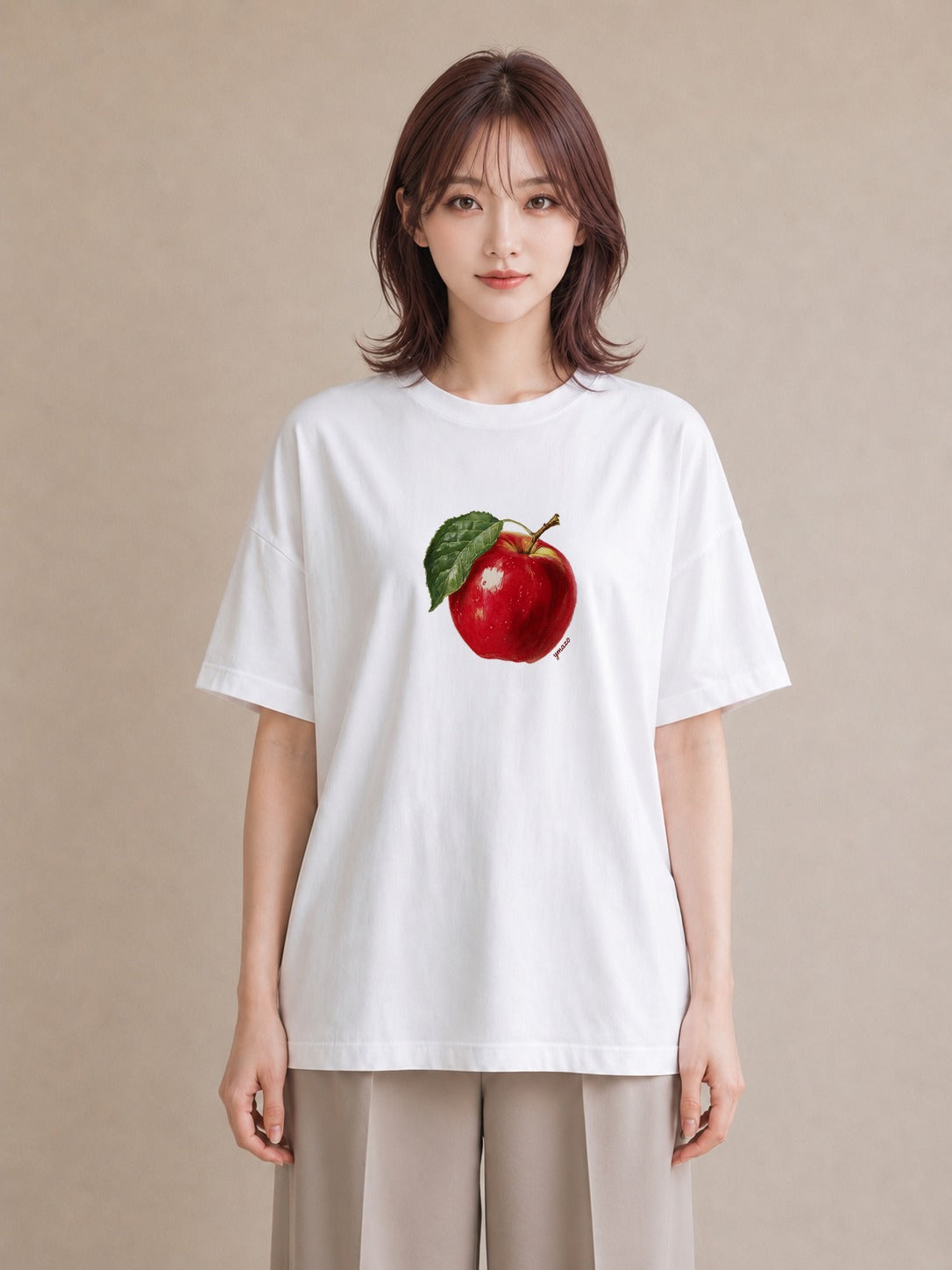 グラフィックTシャツ レディース りんご 林檎 アップル 食べ物 フード イラスト レトロ 友達ギフト 部屋着 白T YMAZO