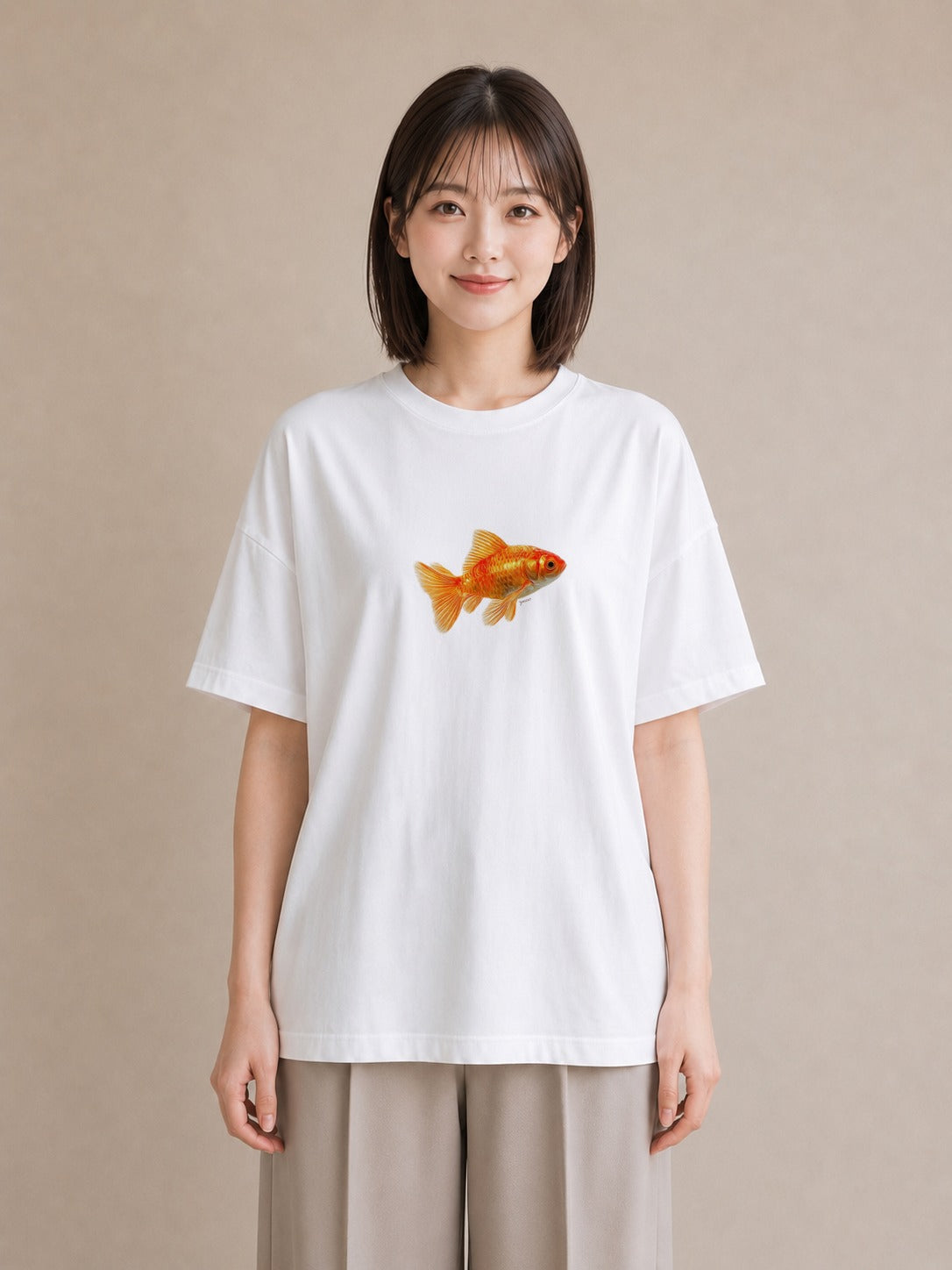 グラフィックTシャツ レディース らんちゅう ペット 動物 イラスト アート風 週末コーデ 敬老の日 白T YMAZO