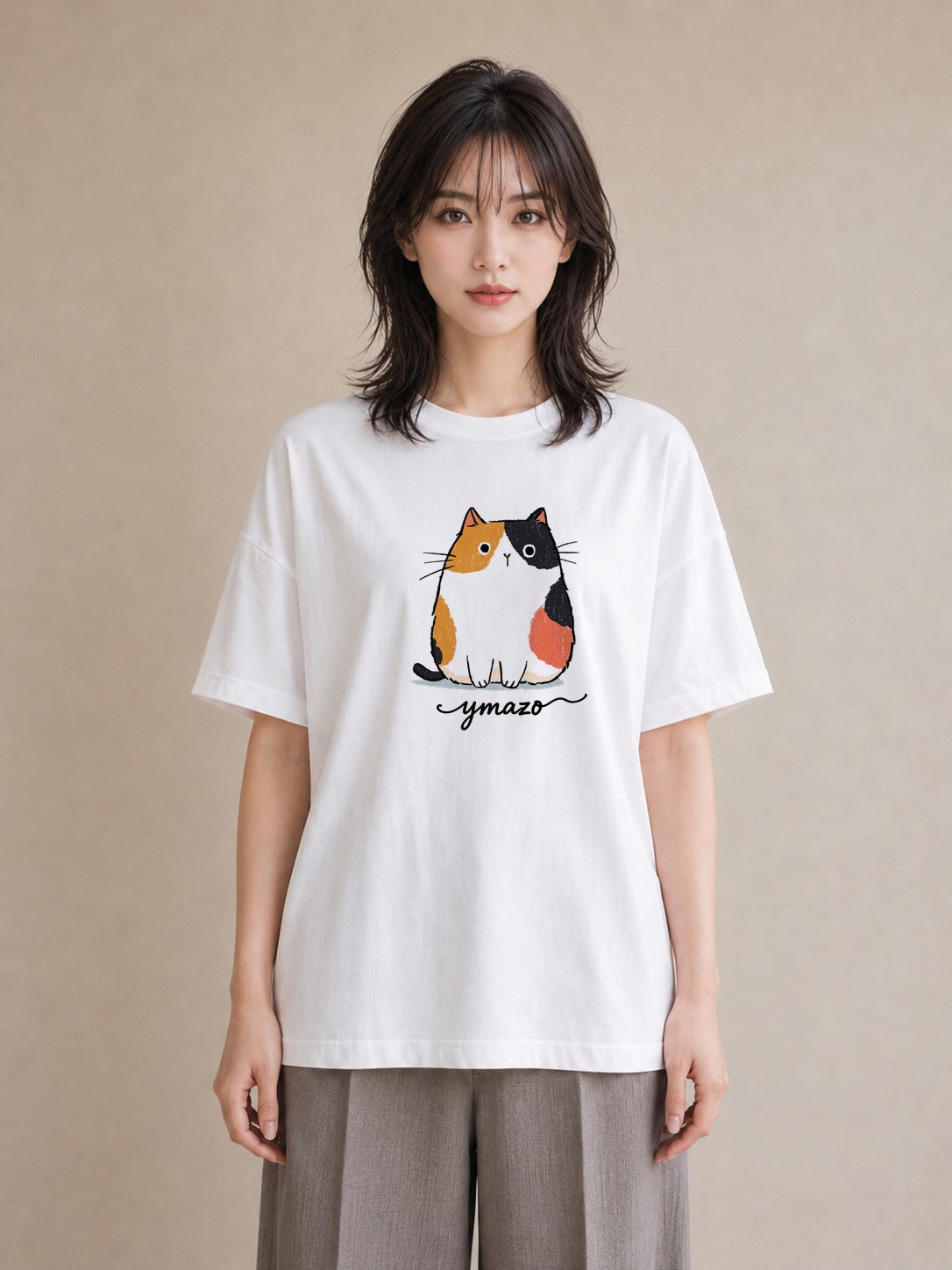 半袖Tシャツ レディース ニャンコ 猫 ねこ イラスト フェミニン 秋コーデ おしゃれギフト 白T YMAZO