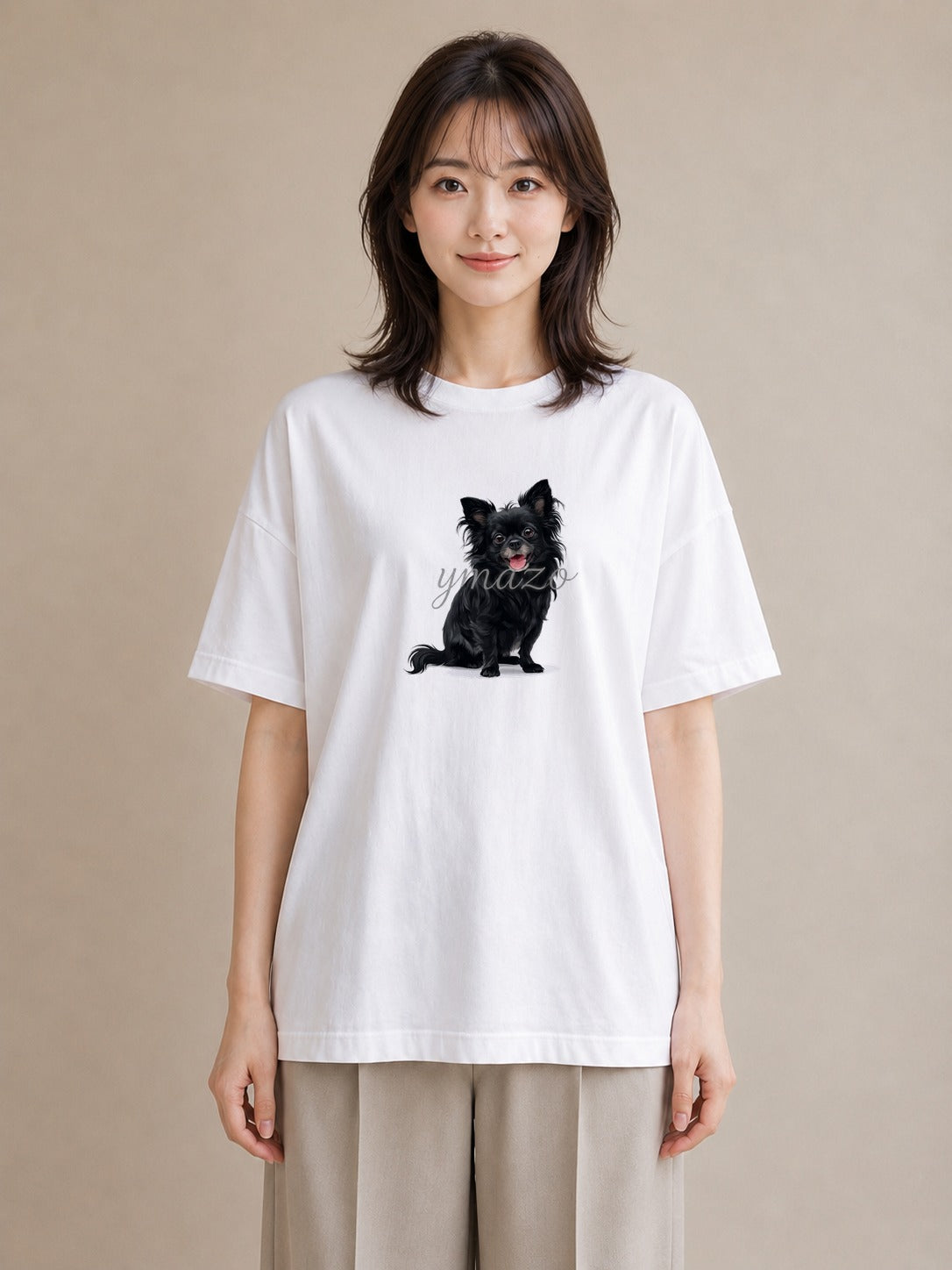 半袖Tシャツ レディース ロングコートチワワ 犬 いぬ イラスト きれいめカジュアル 春コーデ 姉妹 白T YMAZO
