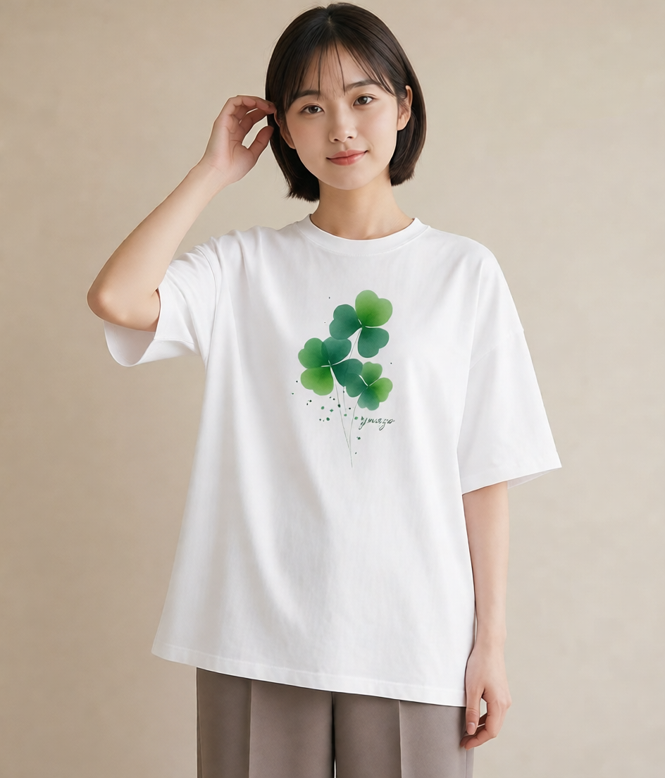 グラフィックTシャツ レディース クローバー 四つ葉 花 花柄 イラスト シンプル 普段着 週末コーデ 白T