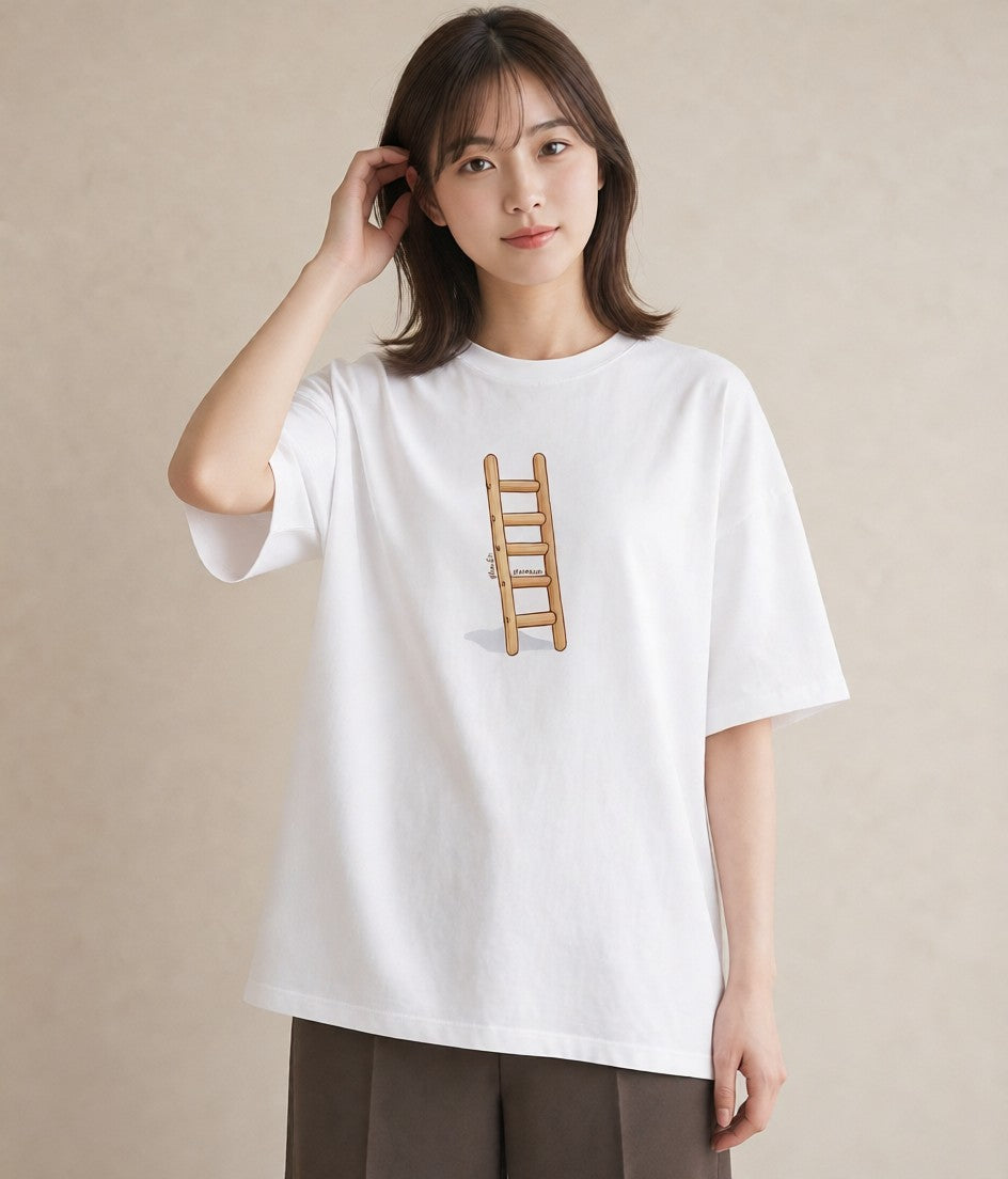 半袖Tシャツ レディース 窓辺の椅子 窓辺 椅子 ナチュラル アンティーク イラスト 抜け感 カジュアルコーデ 買い物 白T YMAZO