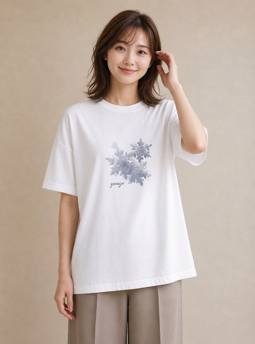 プリントTシャツ レディース 雪の結晶 星空 宇宙 イラスト ニュアンス 休日 ペアコーデ 白T YMAZO