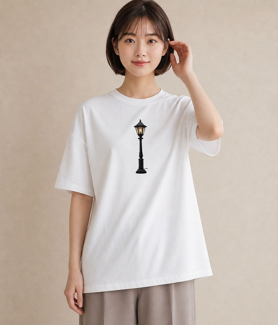 半袖Tシャツ レディース 街灯 夜霧 夜 ナチュラル アンティーク イラスト こなれ感 母の日 ビーチ 白T YMAZO