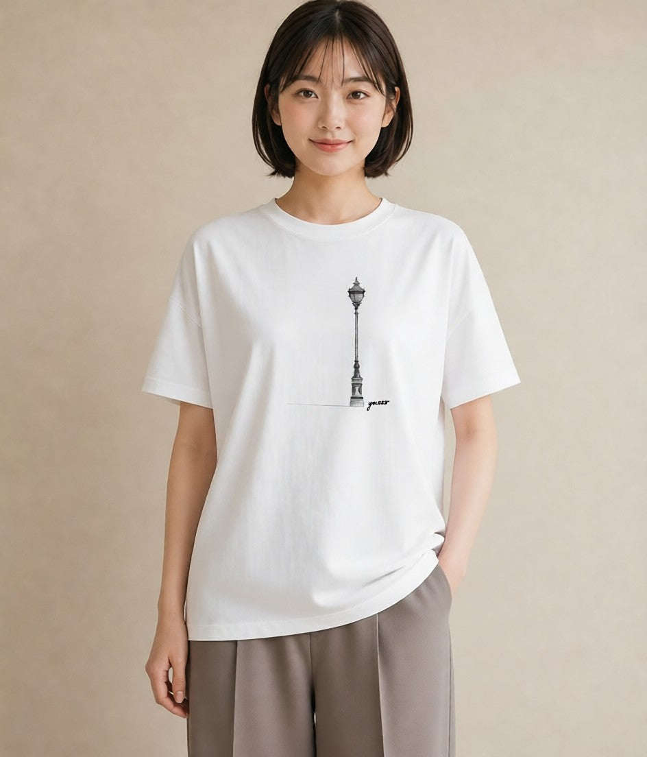 プリントTシャツ レディース 街灯 夜霧 夜 ナチュラル アンティーク イラスト ラフ 通勤 在宅 白T YMAZO