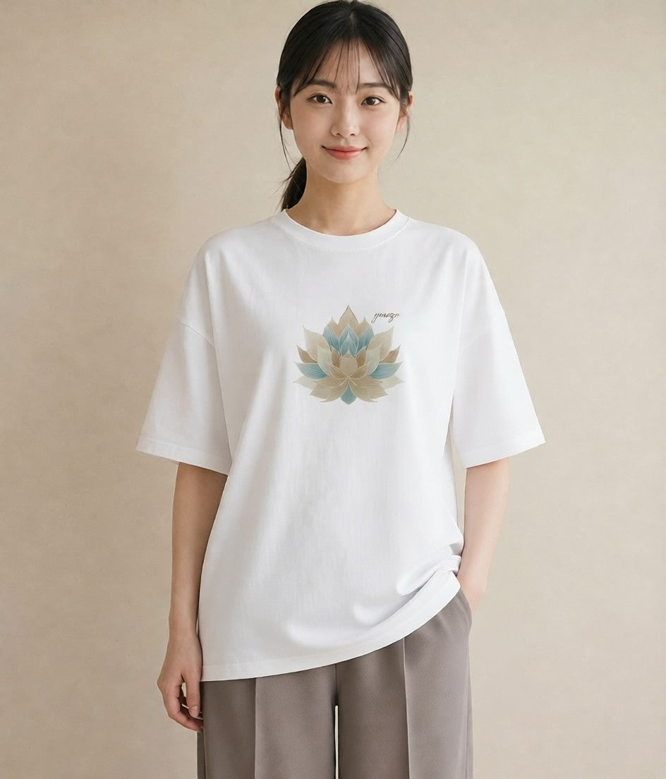 グラフィックTシャツ レディース 蓮 花 花柄 イラスト 抜け感 お出かけ 普段着 白T YMAZO