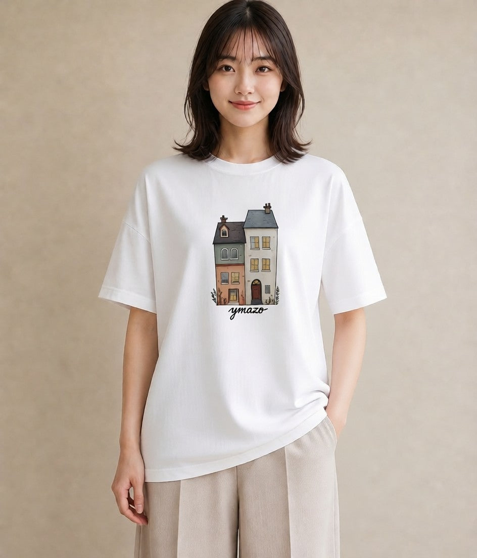 デザインTシャツ レディース 灯りの家 小屋 夜 ナチュラル アンティーク イラスト フェミニン 休日 ペアコーデ 白T YMAZO