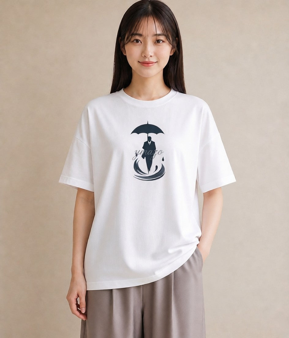 デザインTシャツ レディース 傘 水たまり 雨 ナチュラル アンティーク イラスト 淡色 ギフト 母の日 白T YMAZO