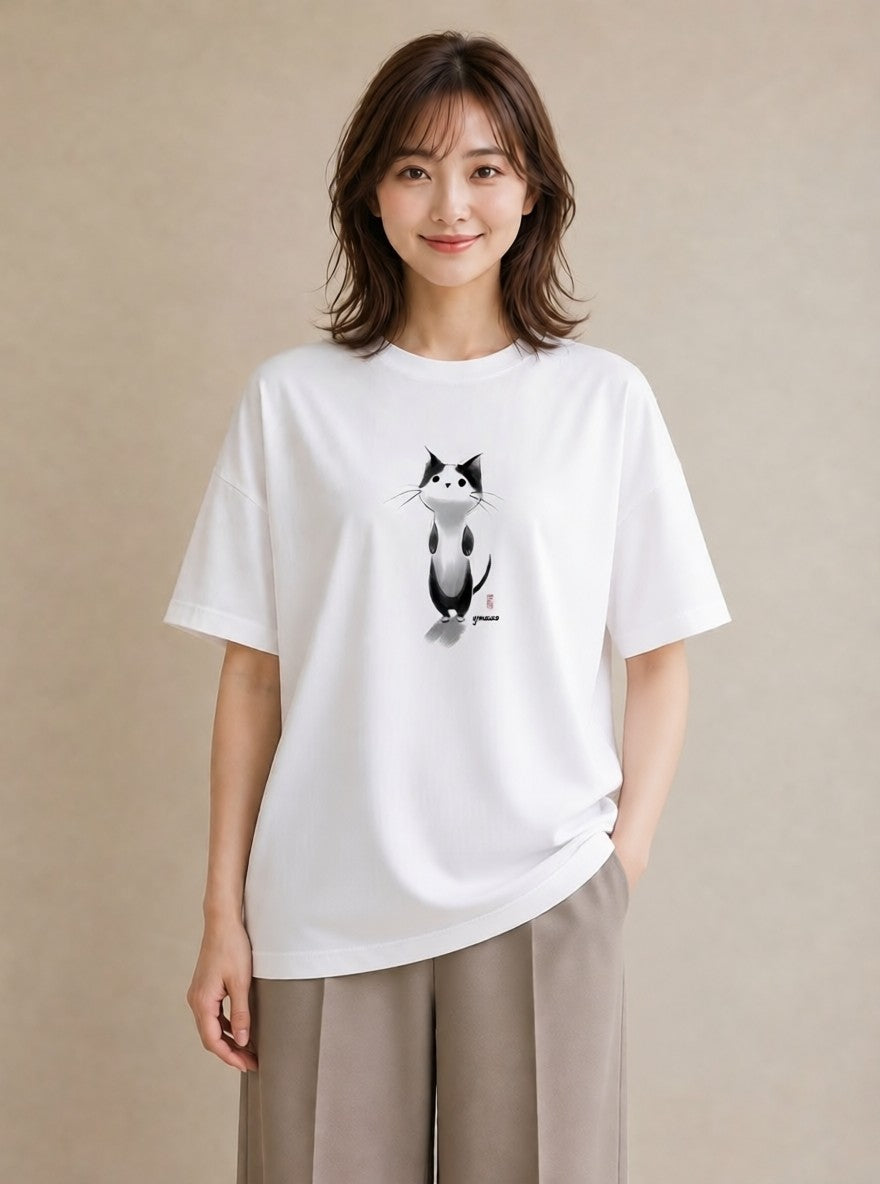 半袖Tシャツ レディース ハチワレ 白黒猫 猫 ねこ イラスト 抜け感 公園 ママ 白T YMAZO