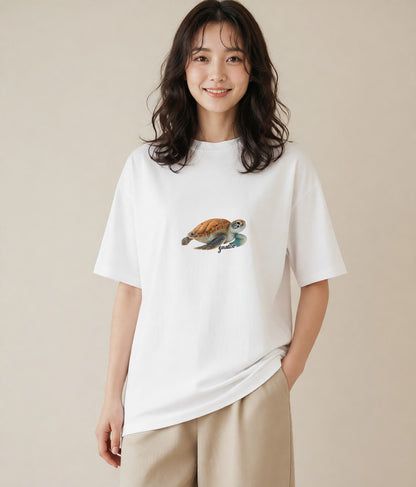 半袖Tシャツ レディース ウミガメ 海の生き物 海 イラスト お洒落 公園 ママ 白T YMAZO