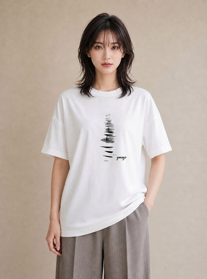 半袖Tシャツ レディース 雨上がりの小道 雨上がり 小道 ナチュラル アンティーク イラスト ニュアンス カフェ巡り 女子会 白T YMAZO
