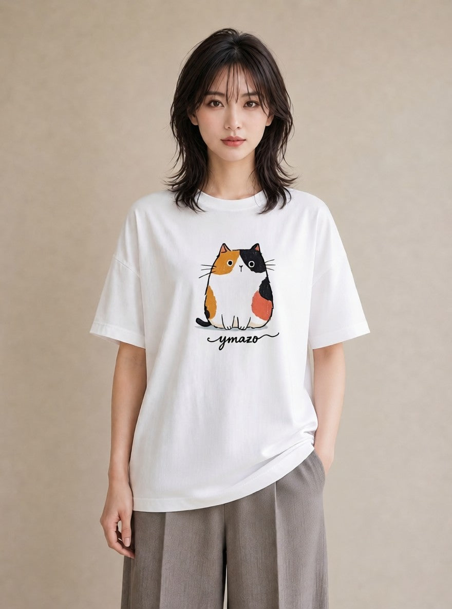 半袖Tシャツ レディース ニャンコ 猫 ねこ イラスト フェミニン 秋コーデ おしゃれギフト 白T YMAZO