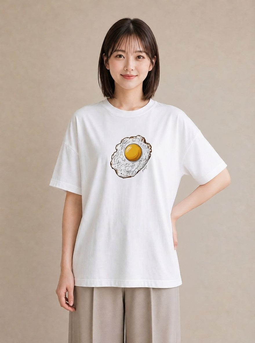 Tシャツ レディース 目玉焼き 食べ物 フード イラスト シンプル 週末コーデ 敬老の日 白T YMAZO