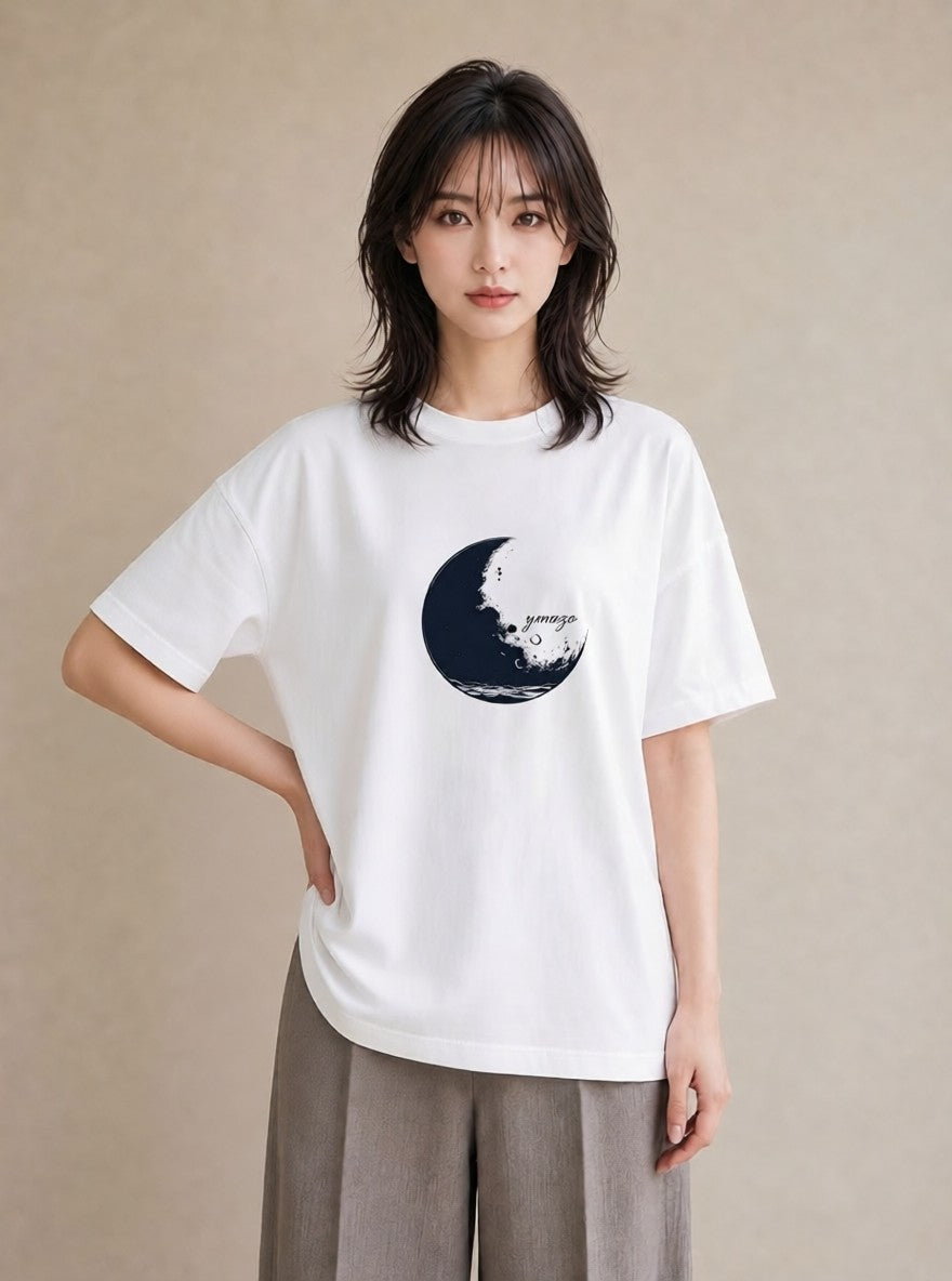 グラフィックTシャツ レディース 三日月 星空 宇宙 イラスト 手描き風 女子会 お揃い 白T YMAZO