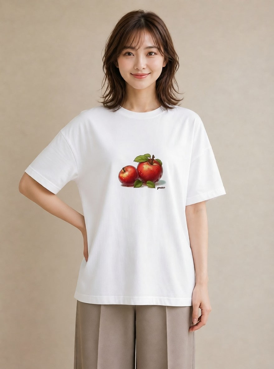 グラフィックTシャツ レディース りんご 林檎 アップル 食べ物 フード イラスト ナチュラル 休日 ペアコーデ 白T YMAZO