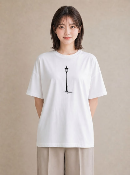 プリントTシャツ レディース 街灯 夜霧 夜 ナチュラル アンティーク イラスト ニュアンス 普段着 週末コーデ 白T YMAZO