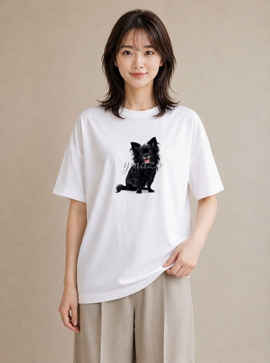 半袖Tシャツ レディース ロングコートチワワ 犬 いぬ イラスト きれいめカジュアル 春コーデ 姉妹 白T YMAZO