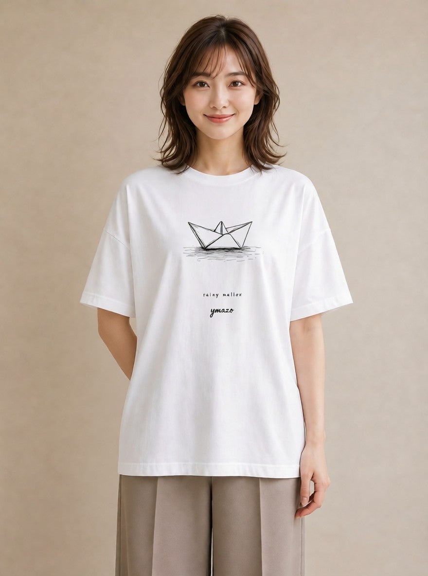 半袖Tシャツ レディース 紙の船 水辺 ナチュラル アンティーク イラスト ポップ 公園 ママ 白T YMAZO