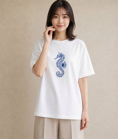 半袖Tシャツ レディース タツノオトシゴ 海の生き物 海 イラスト ガーリー ミセス 春コーデ 白T YMAZO