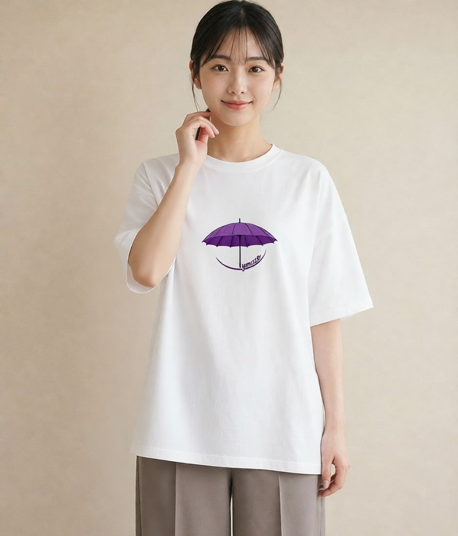 グラフィックTシャツ レディース 傘 水たまり 雨 ナチュラル アンティーク イラスト シンプル デイリーウェア 休日 白T YMAZO