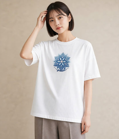グラフィックTシャツ レディース 雪の結晶 星空 宇宙 イラスト 抜け感 女子会 お揃い 白T YMAZO